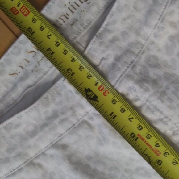 Soft surroundings white with silver gray animal print pull on pants  size 2X - Picture 12 of 16